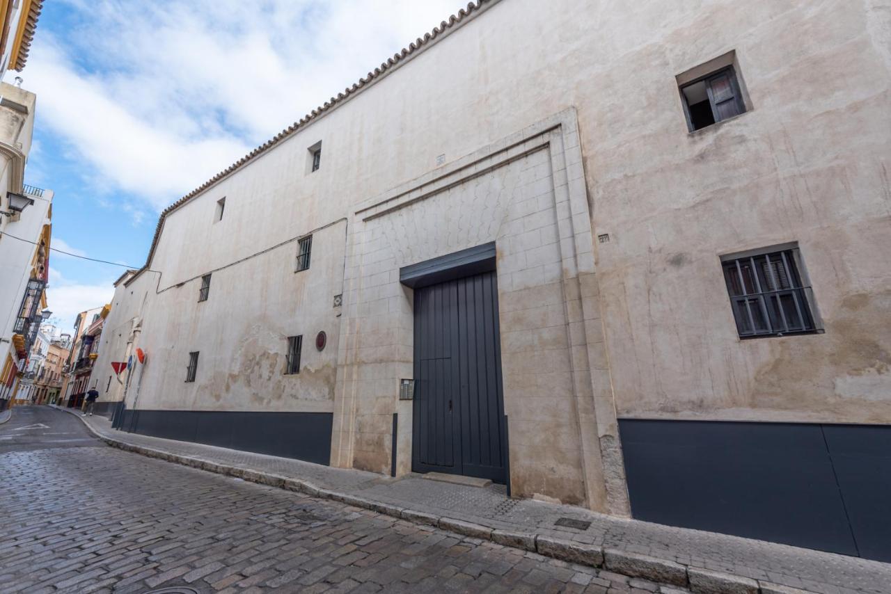 Apartamento En Monumento Historico Nacional Corral Del Conde-Duque De Olivares Seville Exterior photo