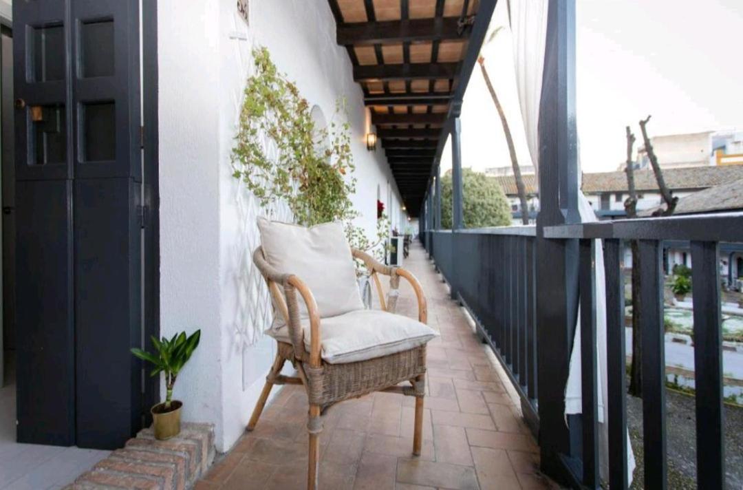 Apartamento En Monumento Historico Nacional Corral Del Conde-Duque De Olivares Seville Exterior photo